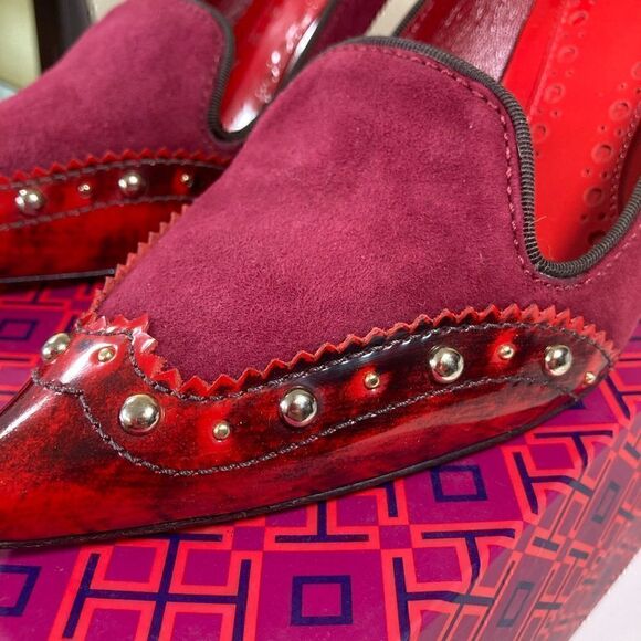 TORY BURCH Red Suede Leather Gold Studded Women’s Pumps Gothic Victorian 7.5 NiB - Picture 8 of 11